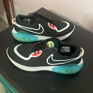 Nike joy ride glacier punch worn maybe 5 times most in great condition size 11.5